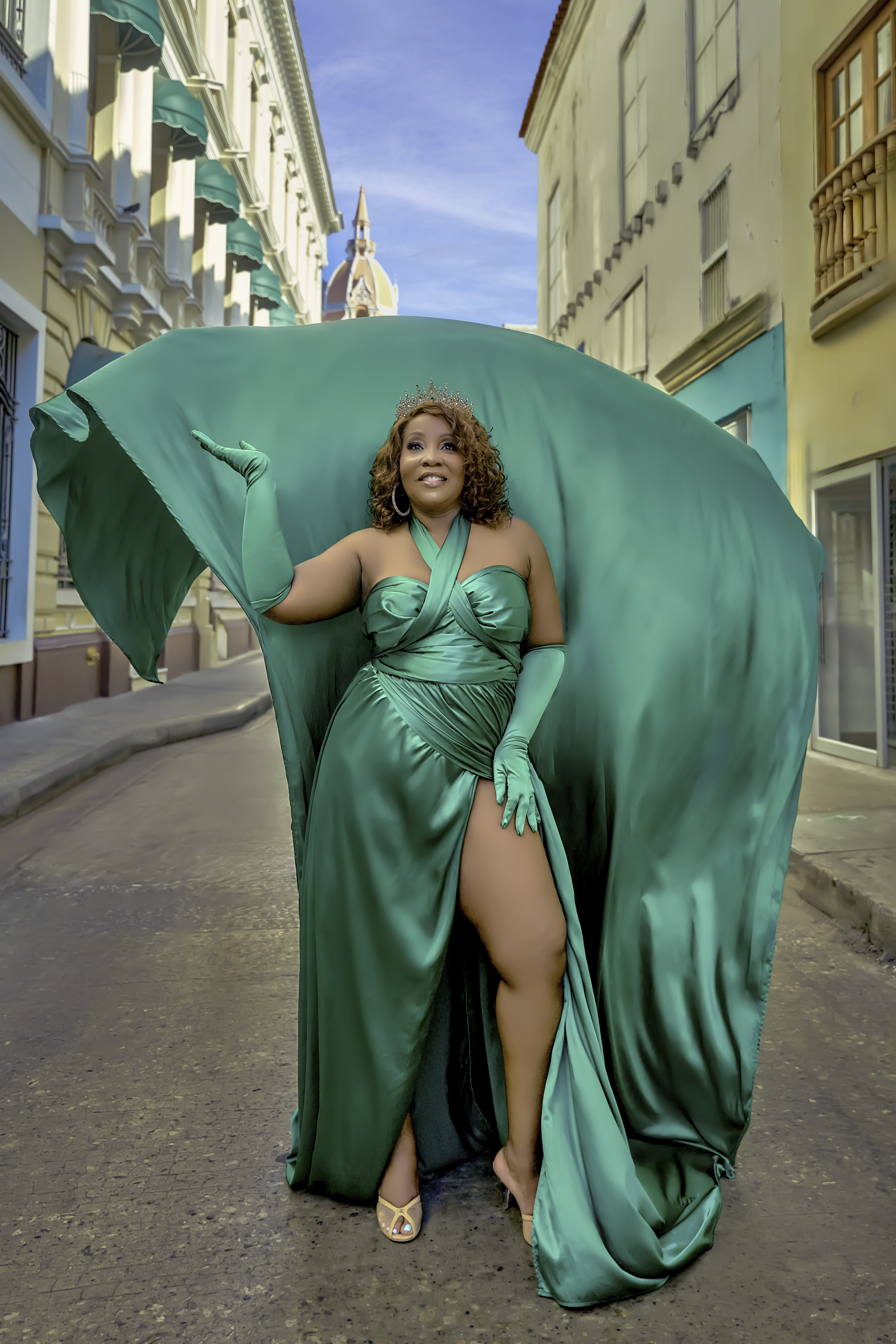 Green flying dress photoshoot in the Old City of Cartagena