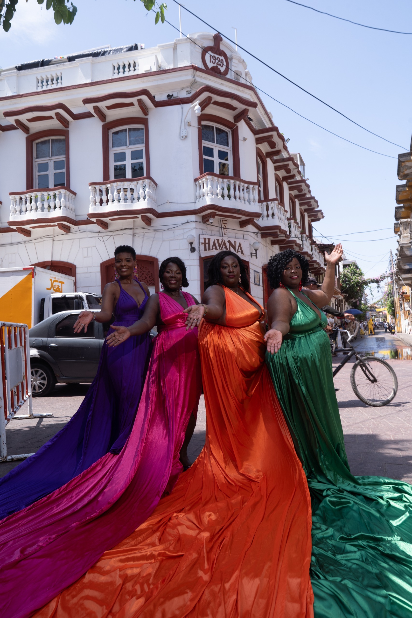Flying Dress Cartagena photo, Before